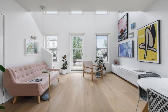 The Loft A Chic City-fringe Balcony Hideaway