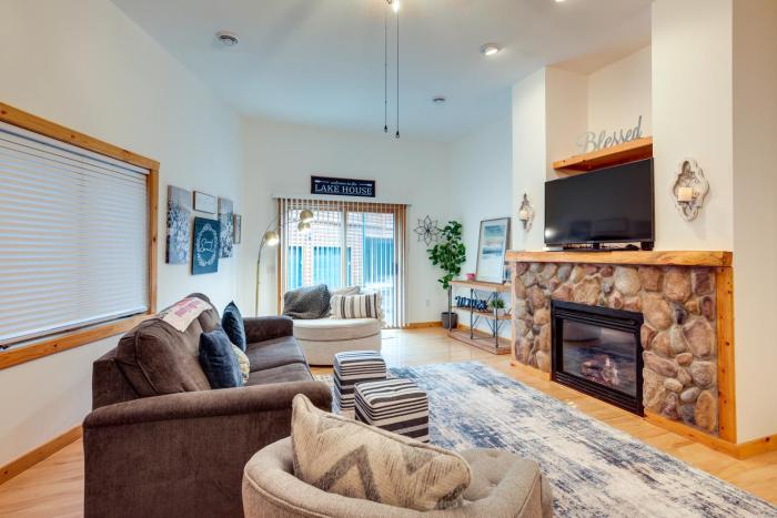 Lake Minocqua Condo with Shared Fire Pit!