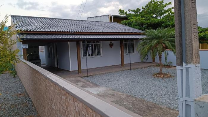 Casa de praia aconchegante, completa e confortável