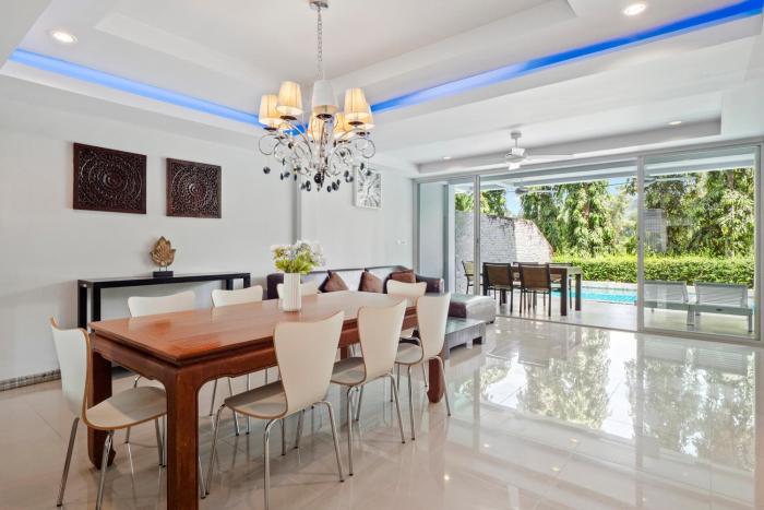 The Fairways Villas - 5 bedrooms & bathroom for up to 14 guests 7kms to Patong