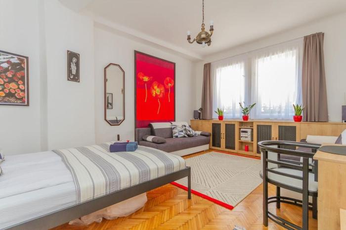 Poppys Home by the Danube by NW