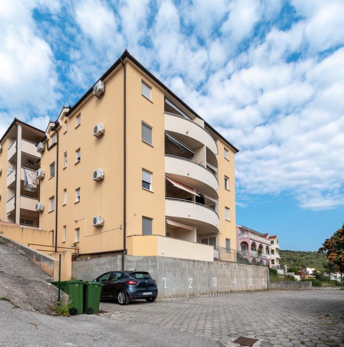 Apartments with a parking space Trogir - 21795