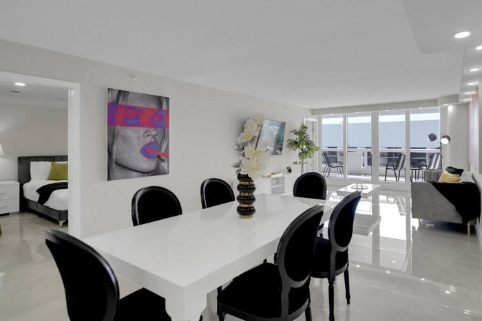 Star Dust! Heart of Miami Dream Stay! 4 BR