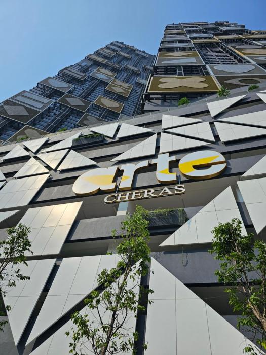 Arte Cheras The Premium Suites by iLuxHome
