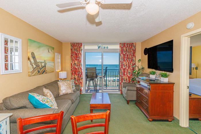 Spacious Oceanfront 2 Bedroom Suite - Sleeps 8! - Roxanne Towers Unit 406