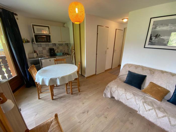 Studio au calme avec balcon, parking couvert et kitchenette équipée! - FR-1-692-90