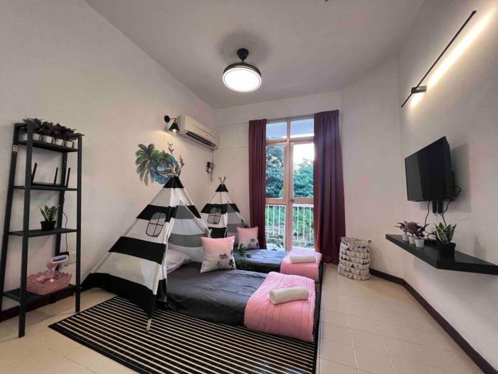EEs Seaside House - Homestay 3 min walk to beach