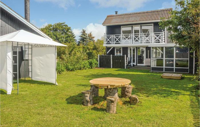Two-Bedroom Holiday Home In Hemmet