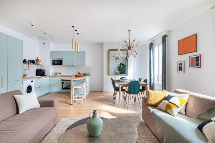 Rare, center, luxury apartment with roof view