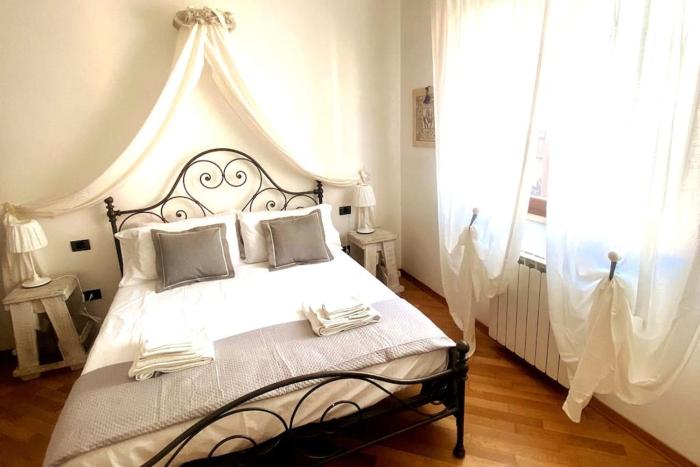 Rebeccas house Florence