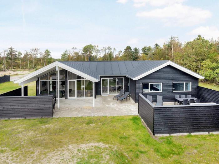 18 person holiday home in Ålbæk
