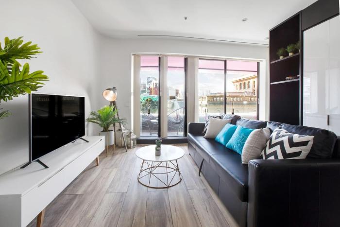 Experience the Buzzing Swanston Locale from QV