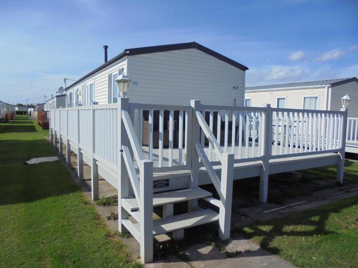 Golden Palm : LE Cottage Gold 8 Berth, Panel Heated