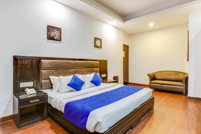 Hotel Sarthak Palace near Karol Bagh Metro station New Delhi