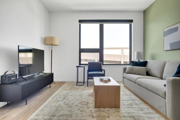 Congress Park 1BR w Gym Pool nr shops dining DEN-193