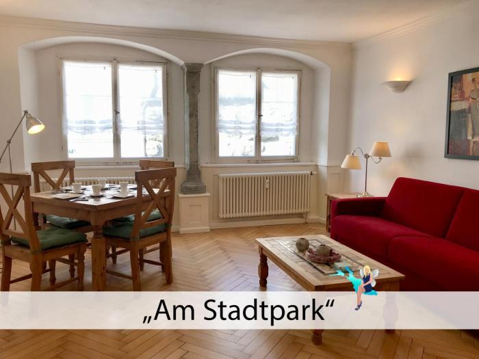 Ferienwohnung Am Stadtpark - Charmant, seenah, zentral in historischem Gebäude