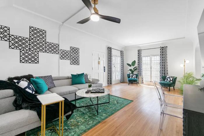 Cozy Clark Retreat near Beverly Hills Parking, Laundry, Parking