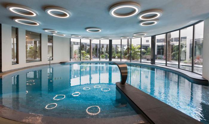 Luxury garden apartment 2BR in the best development of Cap dAntibes-Juan les Pins