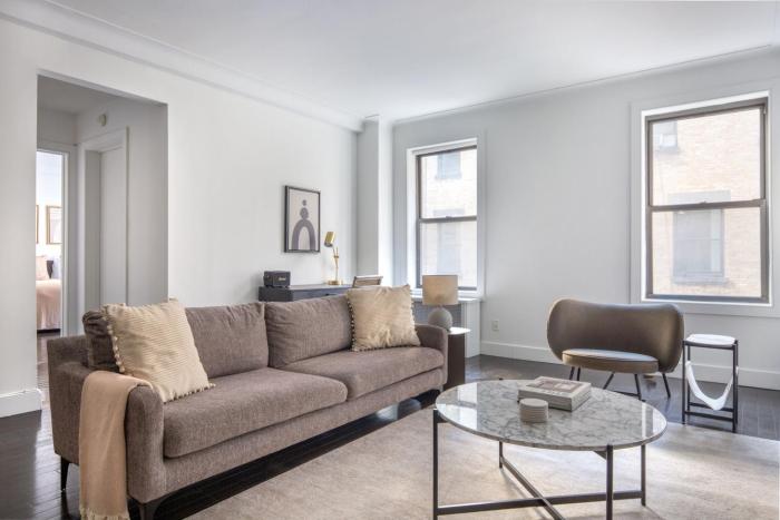 Midtown 2br w roofdeck wd nr Central Park NYC-1245