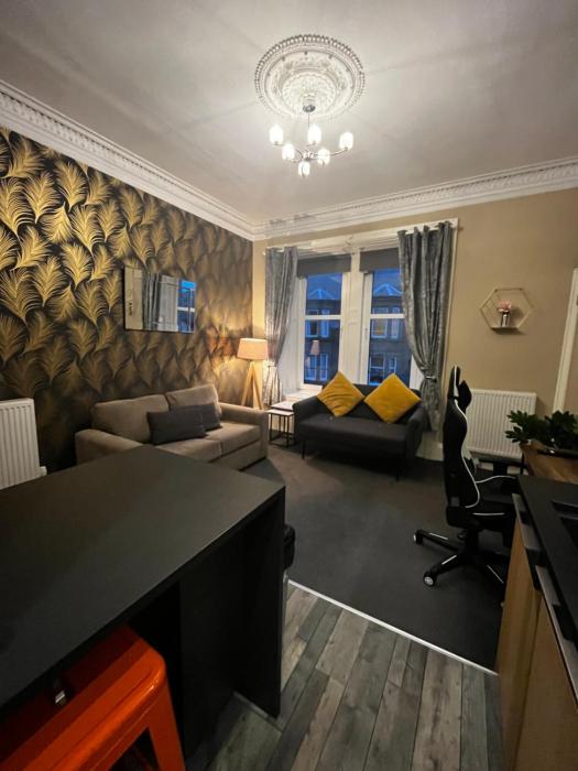 Stunning apartment on Perth Rd-mins from City Centre Dundee
