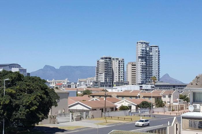 Complete self-catering apartment close to the beach