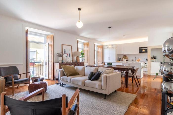 Casa das Flores 4BR + Office Space and AC