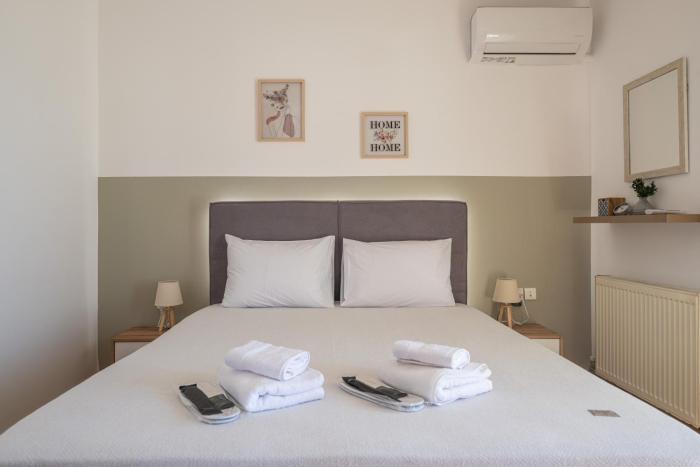 Nesto Athens Airport Den