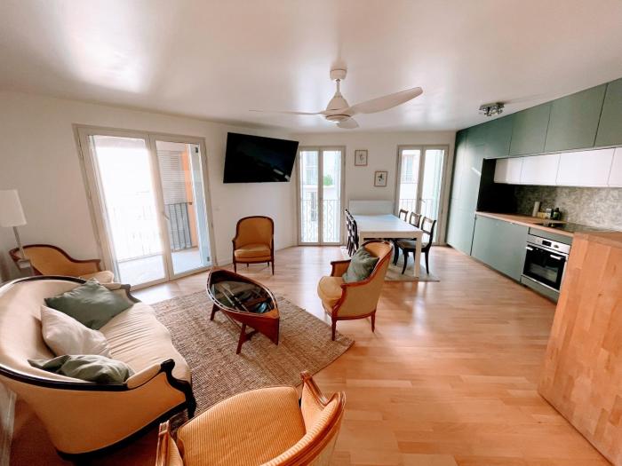 Apartment Vieil Antibes 82 m2 with secured private parking 3 Rooms