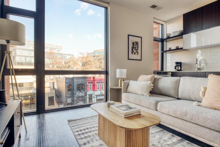 Shaw jr 1br w wd roof gym nr U St WDC-629