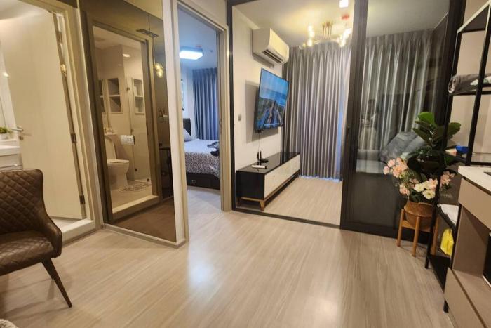 1 BR plus@42th FL 2-3 min walk to BTS MRT Ladprao