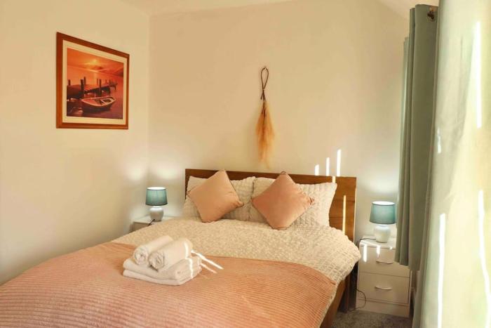 Stunning Guest House FREE WiFi &Parking