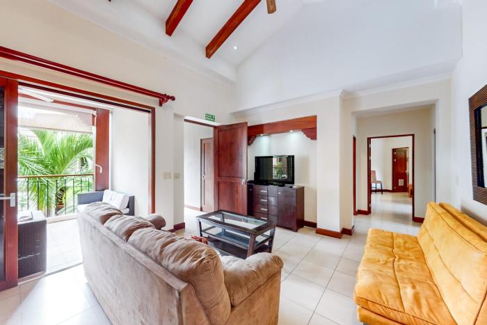 Macaw Oceans Club#20