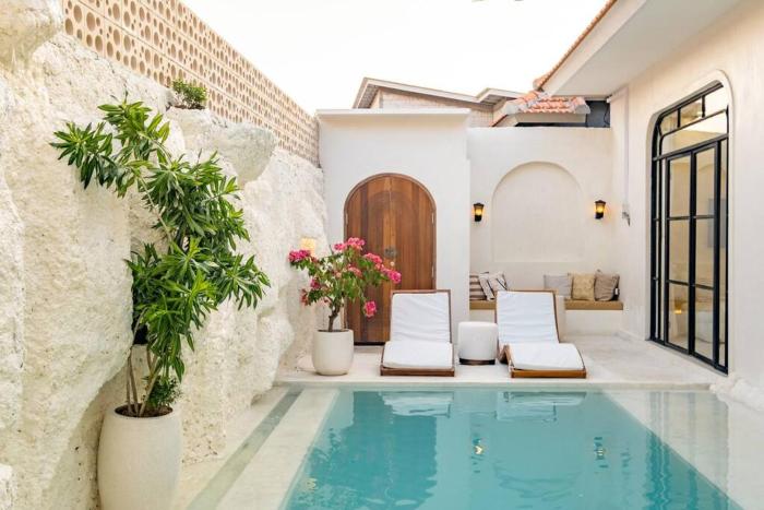 Villa Casa Thalasa with Waterfall Great Location