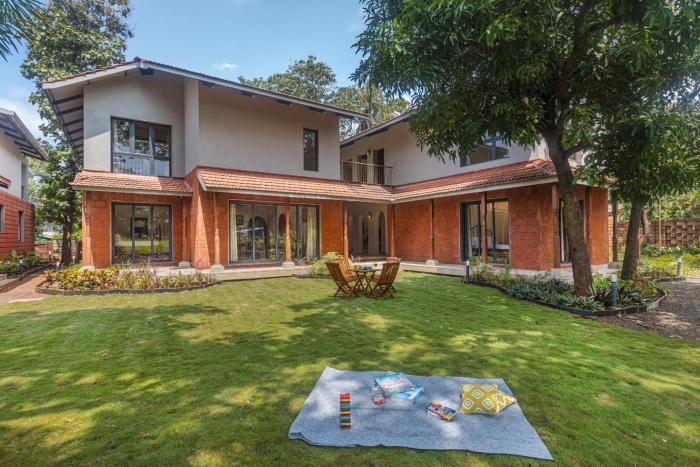 SaffronStays Amavi - 4BHK Villa in Dapoli with Lawn & Tropical Garden, Perfect for Family Celebrations