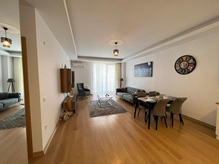 Cozy Home 1 Room 1 Living Room Apartment