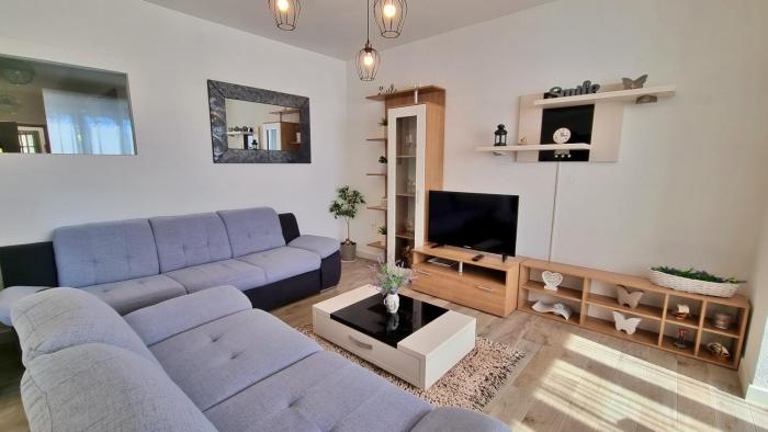 Three-Bedroom Apartment close to the Omis beach
