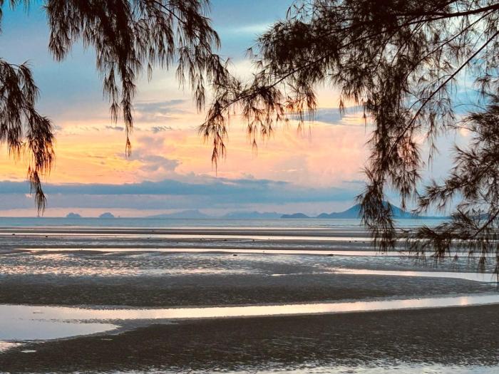 Hippy Trail Beach Village Bungalows