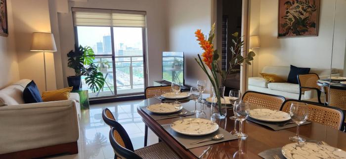 Casa Antonio at Fairway Terraces Family Penthouse 2BR Wi-Fi Nr Golf, Airport, Fort BGC