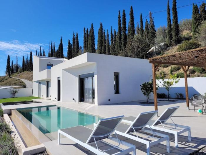 Villa Eleni Nafplio, pool & sea view