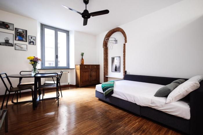 tHE Home Of Fame - Bosco Verticale View