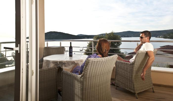 Apartments Villa Laguna with pool