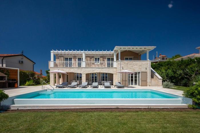 Luxury villa Monte with pool in Vizinada