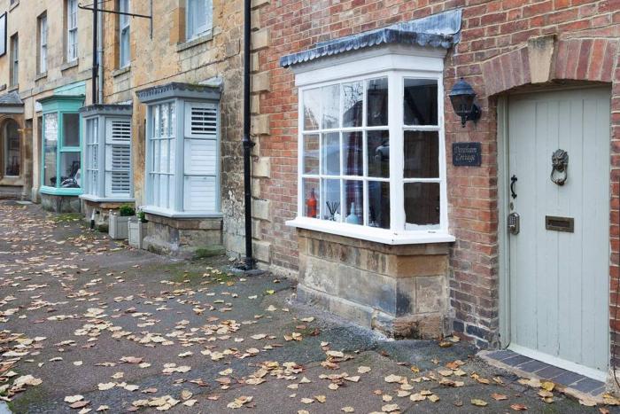 Cosy Cotswolds cottage with strong WiFi and self check in service