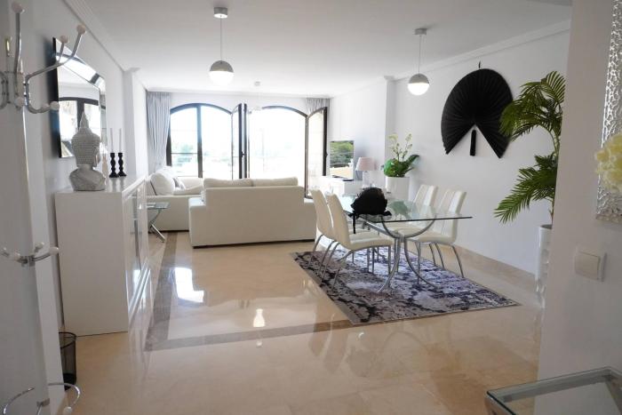 Joya de Las Jacarandas