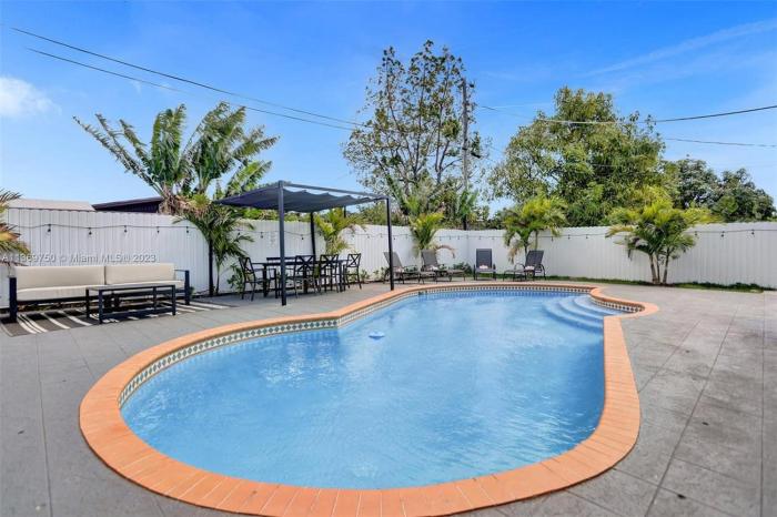 Cozy Fun House 4 2 Aventura Stadium Beach