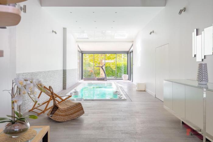 Villa QUEEN Marseille avec jardin, piscine et spa chauffé interieur - 15 couchages