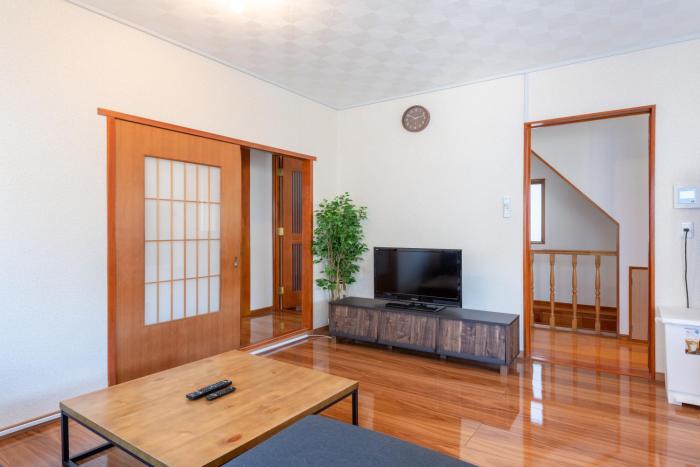 10 minutes walk from Hirai Station Direct service to Shinjuku and Akihabara 平井戸建