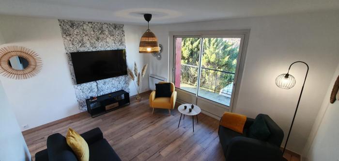 Maison 3 Chambres, 3 Salles de bains, tout le confort aux portes dAngoulême avec jardin