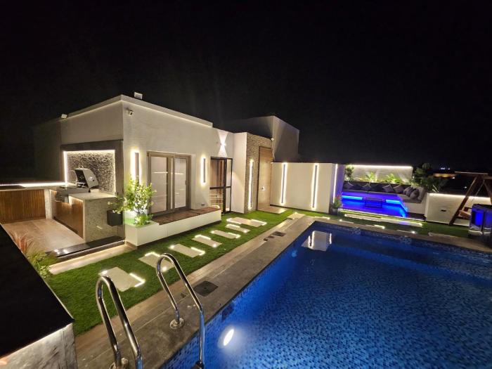 New Cairos Poolside Oasis