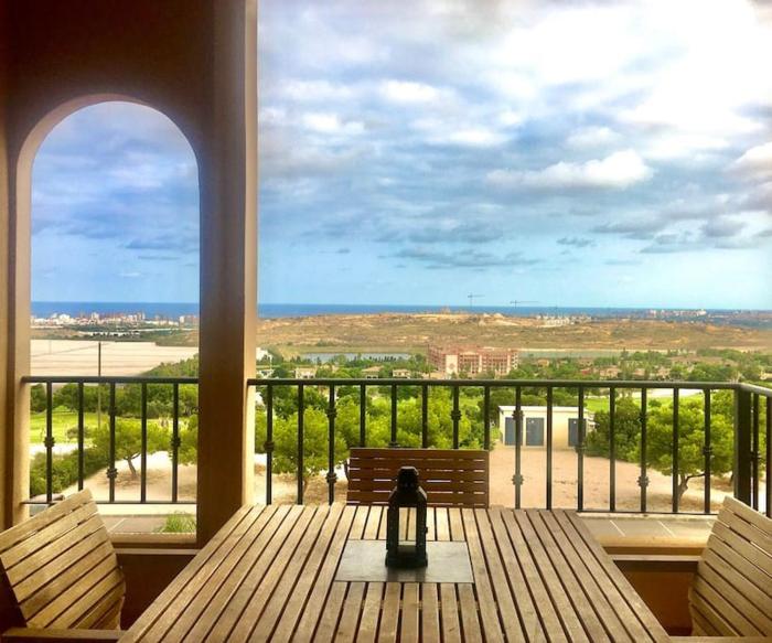 Nice apartment with terrace in Bonalba Golf
